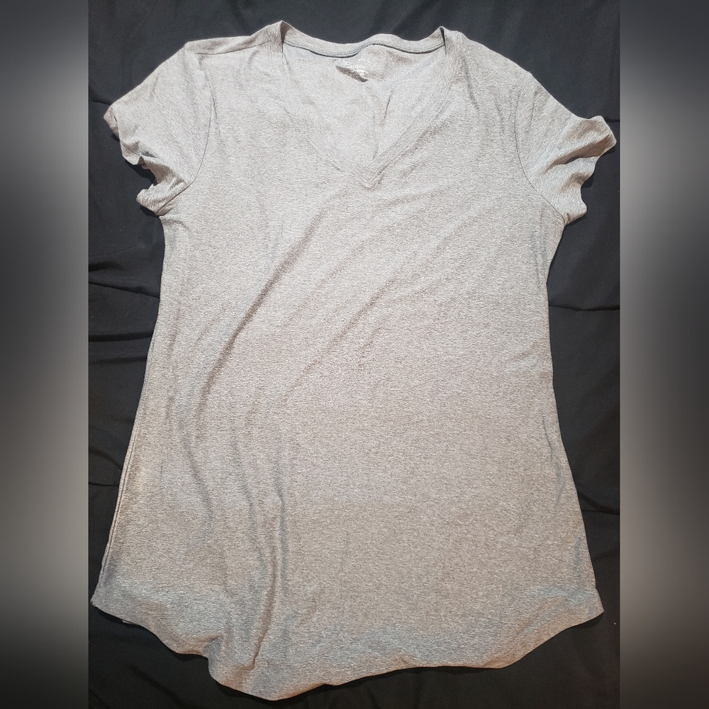 Nobo • large 11/13 vneck tshirt